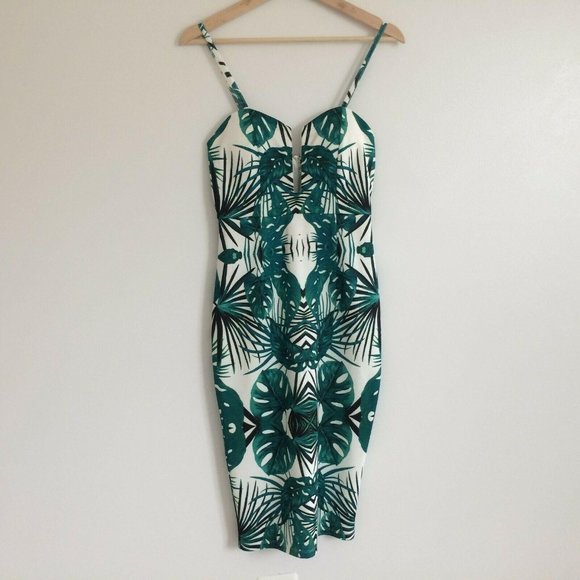 tiger mist dress green Tiger Mist Julianna Dress – 02HIRE main image 0